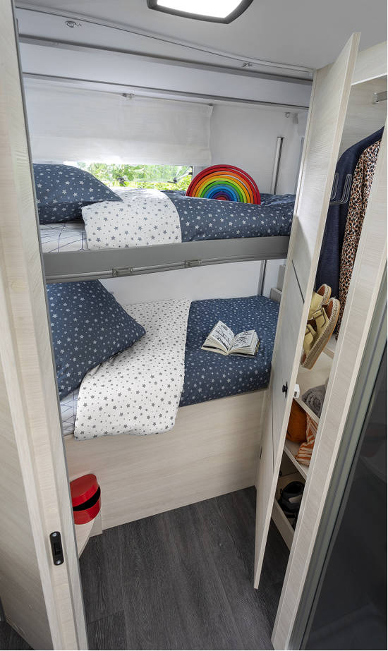 camping-car-profile-720-380-couchettes-lit-en-bas-ok-2023 Lits superposés camping-car profilé 720
